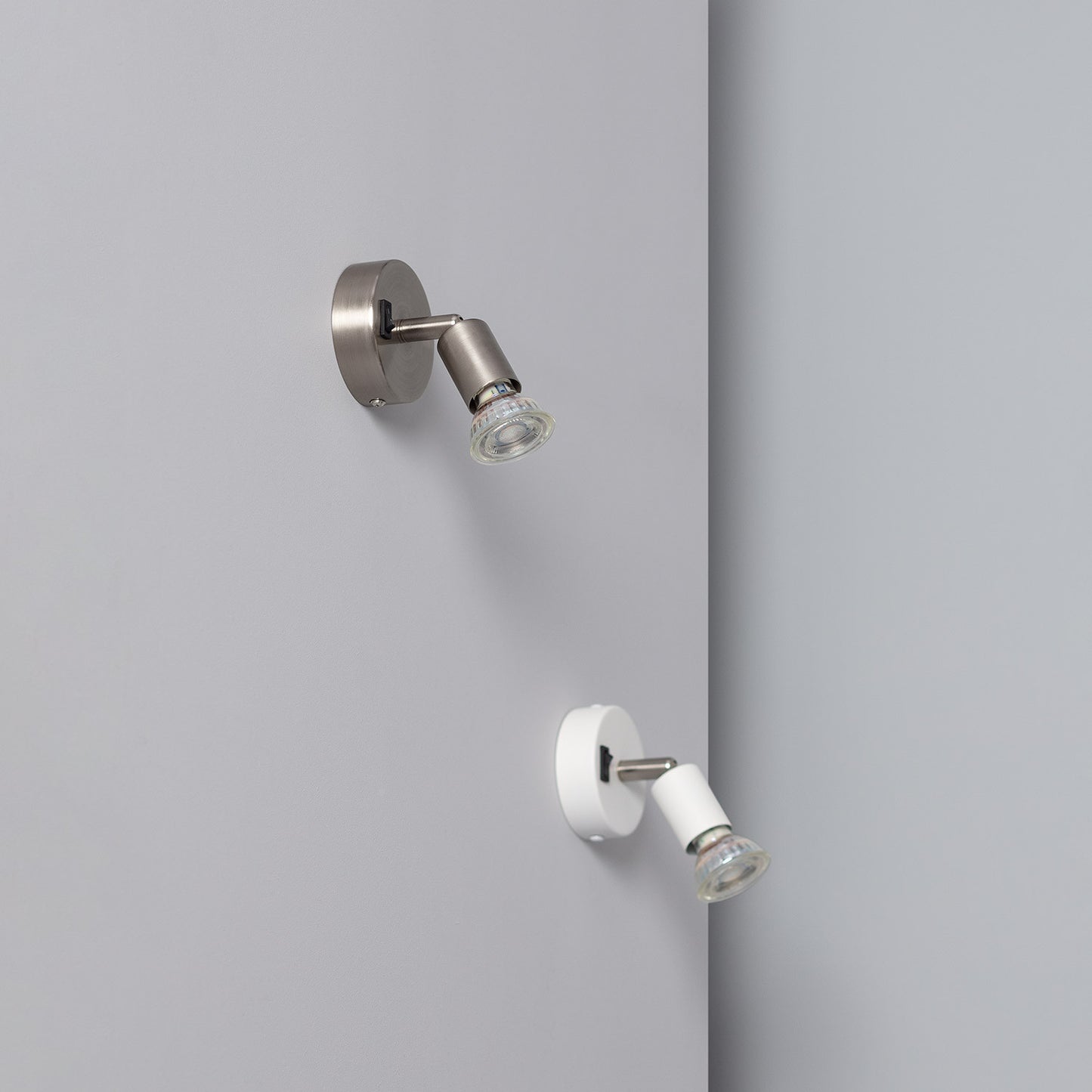 Applique Orientable Aluminium Oasis 1 Spot Blanc avec Interrupteur